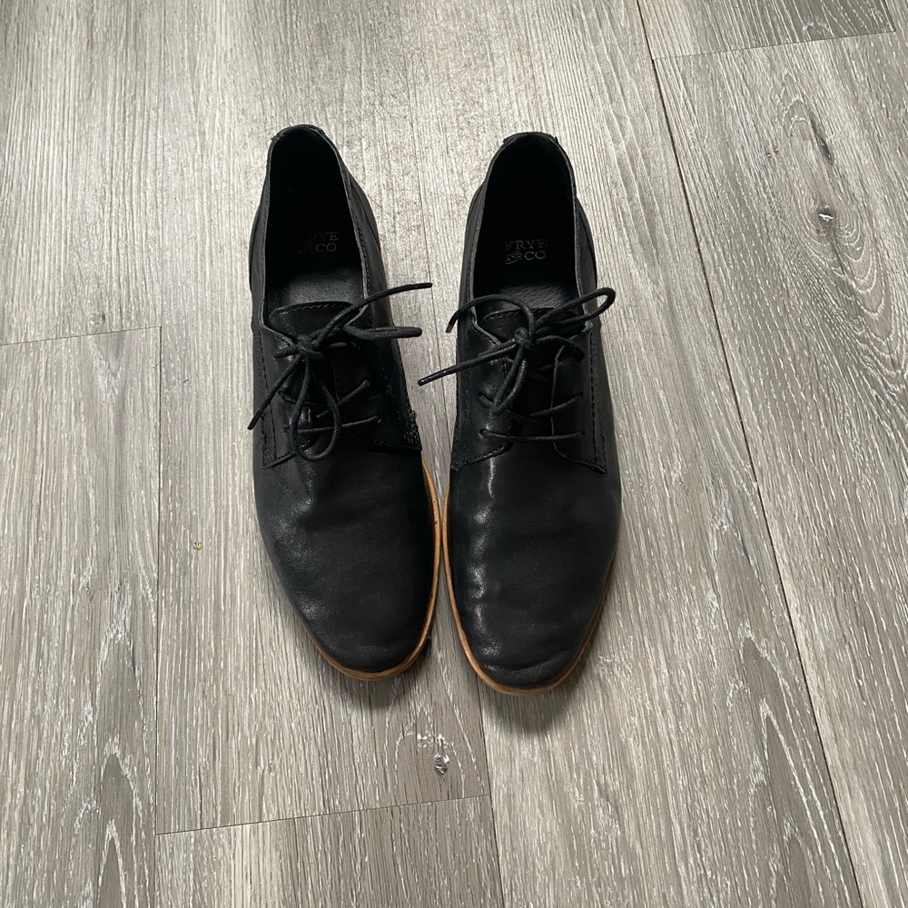 Frye Oxford shoes- new